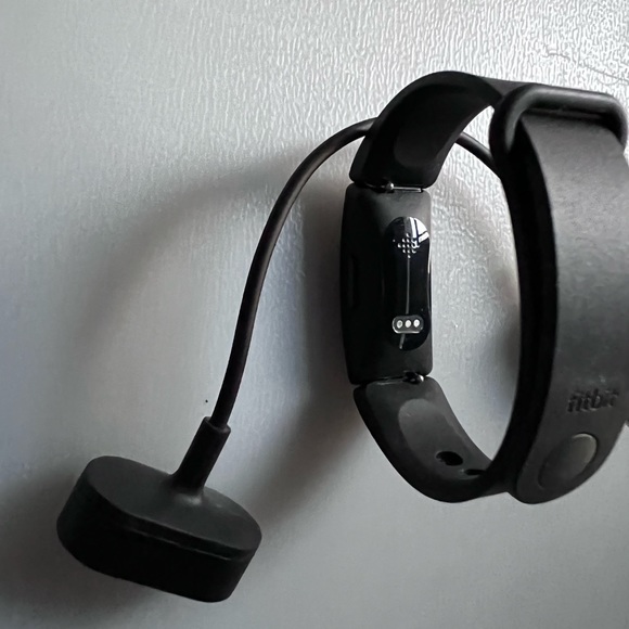 Fitbit Inspire Tracker - Picture 3 of 3